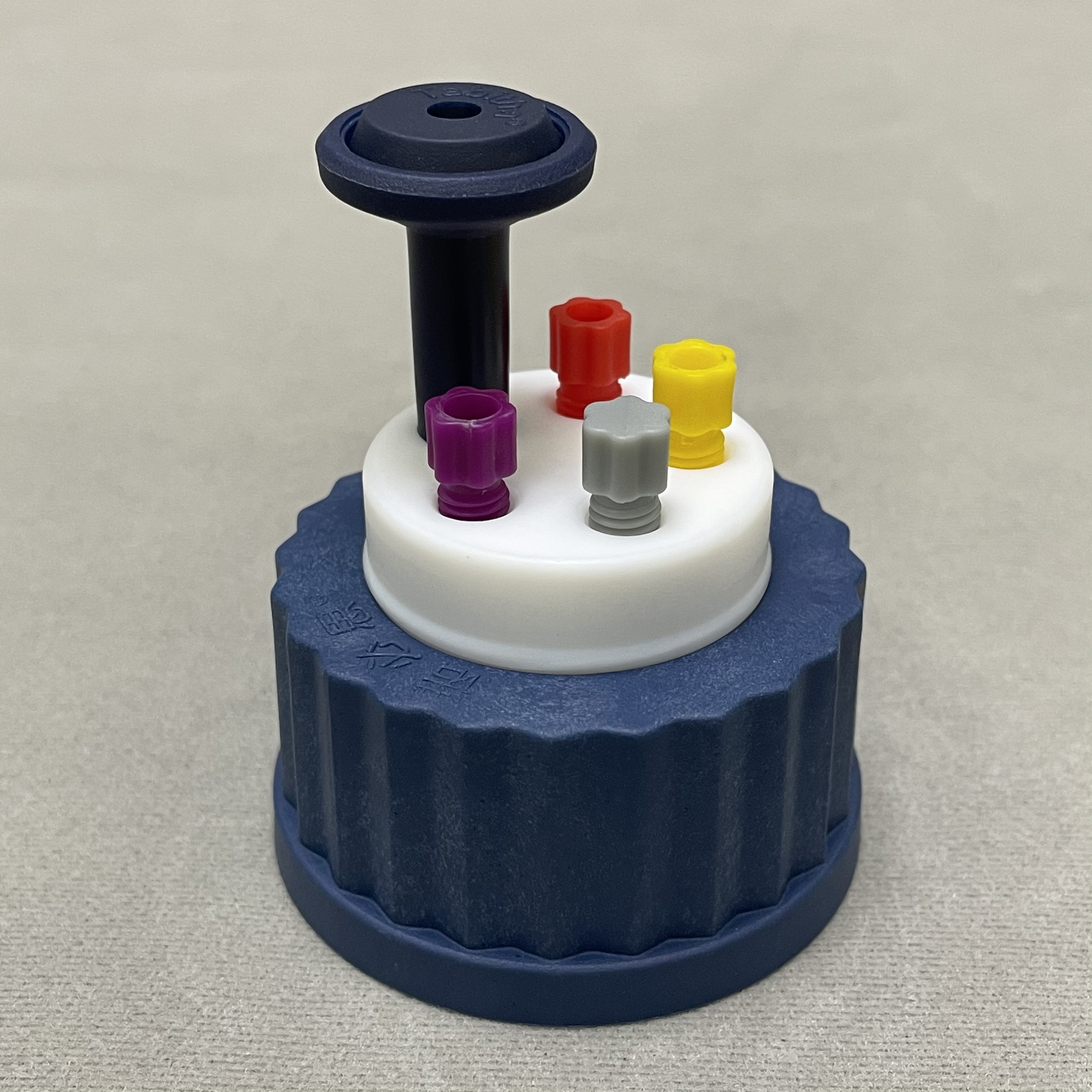 諾必思? 四孔溶劑蓋